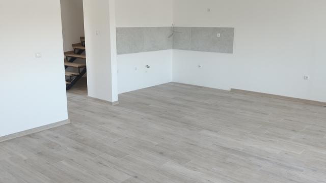 Stan, Petosoban i veći, Prodaja, 137m2, Klisa, Novi Sad, Otokara Kersovanija 4