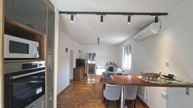 Stan, Trosoban, Izdavanje, 61m2, Kralja Ostoje