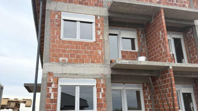 Kuća, Petosoban i veći, Prodaja, 272m2, Bečmen, Surčin, Gaje Jovanovića 14