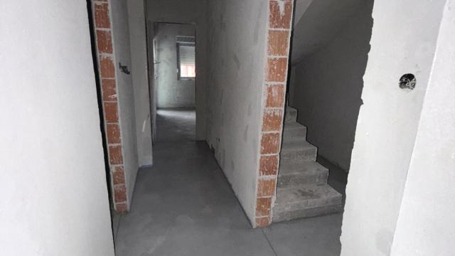 Kuća, Petosoban i veći, Prodaja, 272m2, Bečmen, Surčin, Gaje Jovanovića 14