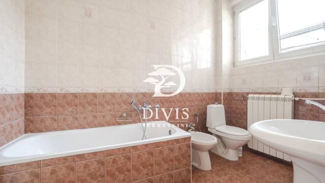 Stan, četvorosoban, Izdavanje, 160m2, Terazije