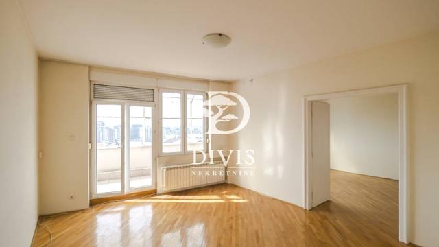 Stan, četvorosoban, Izdavanje, 160m2, Terazije