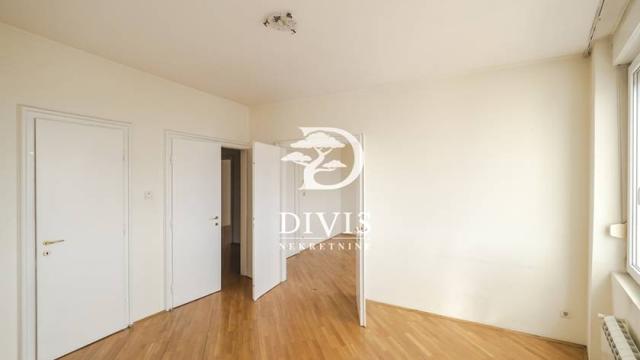 Stan, četvorosoban, Izdavanje, 160m2, Terazije