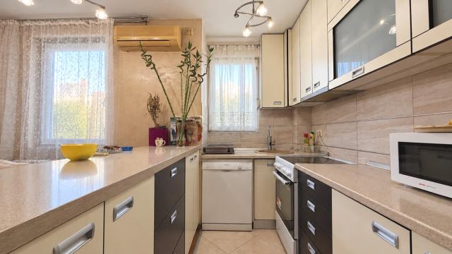 Stan, Dvoiposoban, Prodaja, 55m2, Živorada Đukića